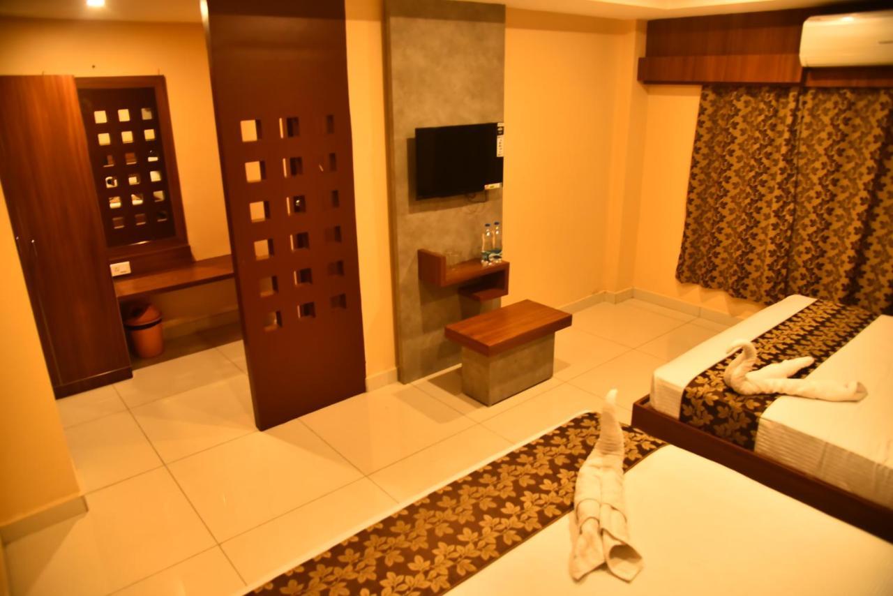 Hotel Four Seasons Velankanni Exterior foto